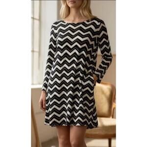 Gudrun Sjoden Chevron Print Black White Dress Size Medium Long Sleeve